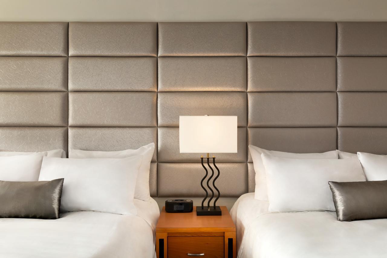Poco Inn And Suites Hotel And Conference Center Порт Кокитлам Екстериор снимка